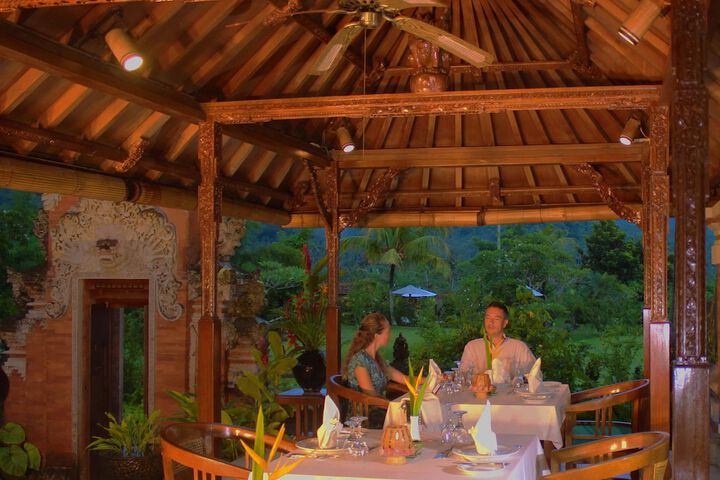Dining Photos