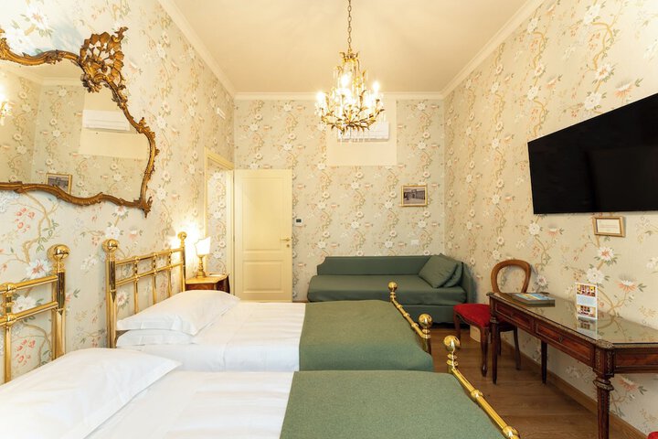 Room 43 of 69