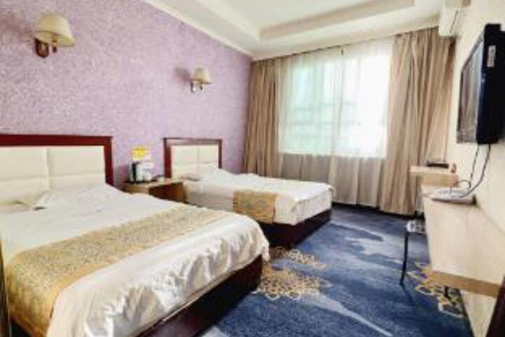 Room 12 of 14