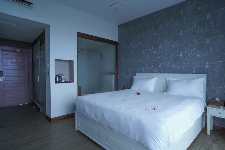 Room 21 of 56