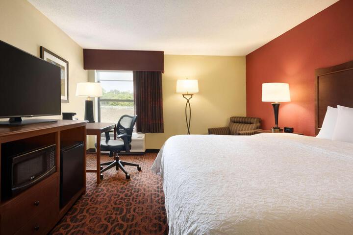 1 King Bed (7 of 9)