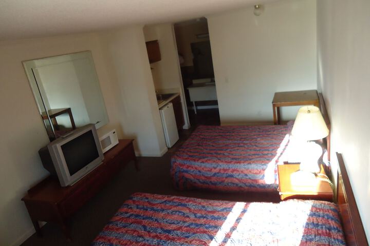 Room 10 of 20
