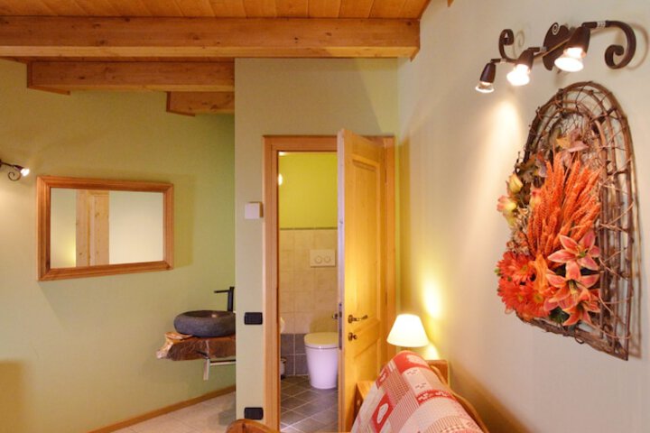 Room 12 of 42