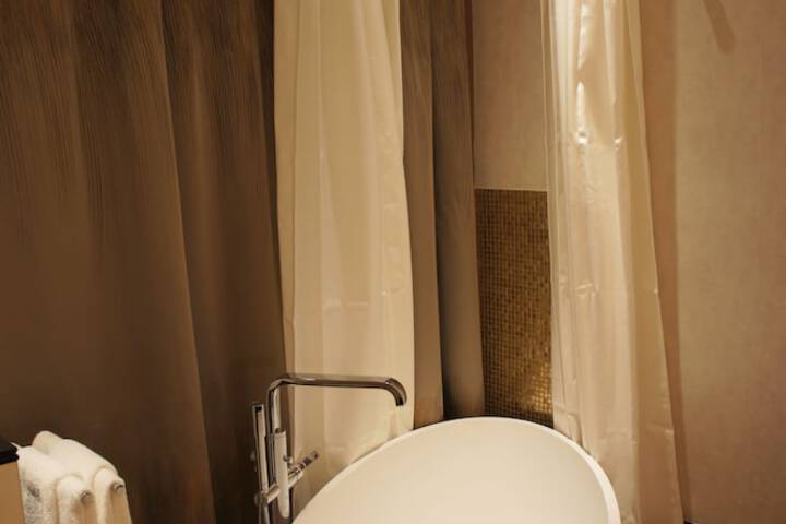 Room 18 of 25