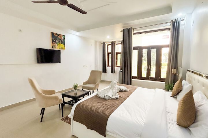 Room 5 of 28