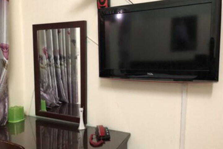 Room 7 of 8