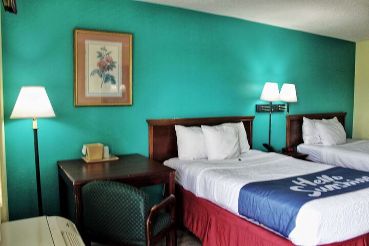 Room 25 of 62