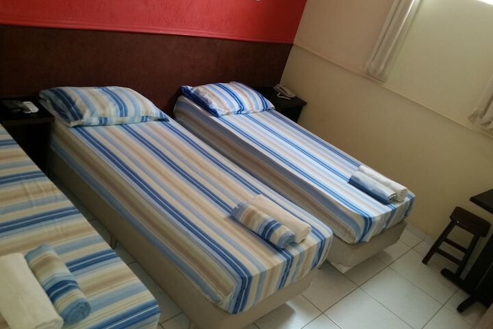Room 6 of 13