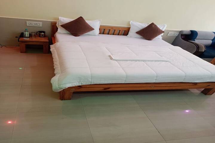 Room 3 of 25