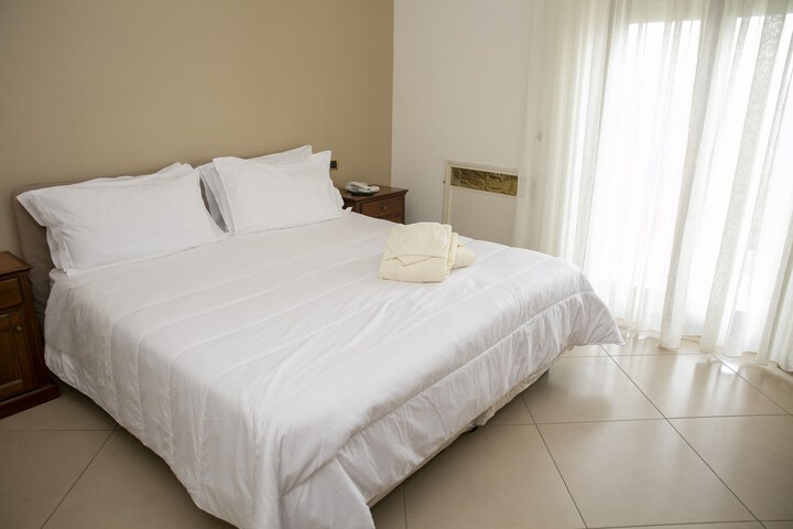 Room 15 of 110