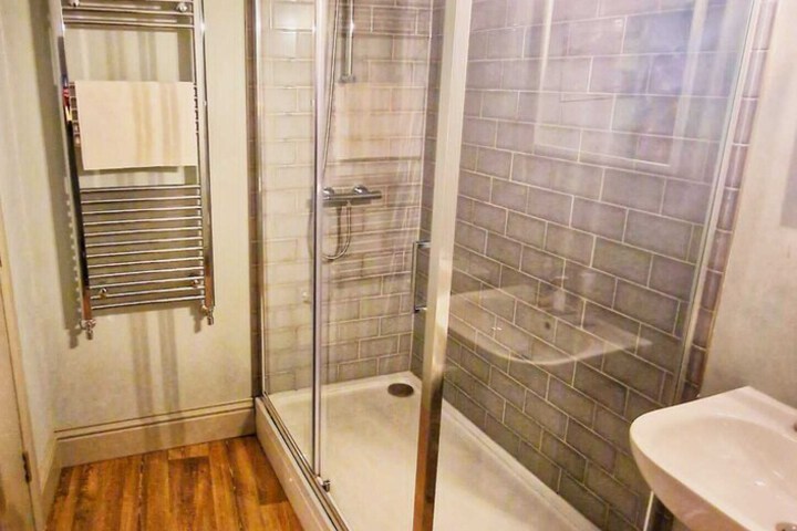 Room 9 of 20