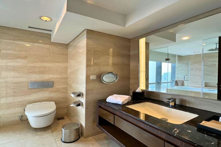 Room 34 of 58