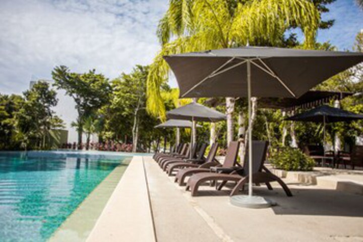 Pool 20 of 42