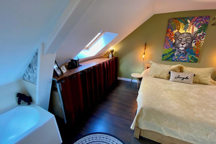 Room 21 of 35