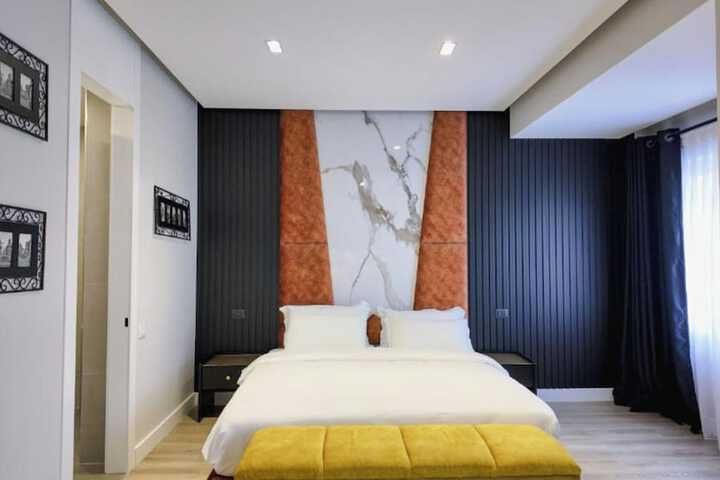 Room 70 of 132