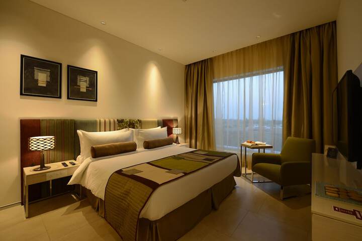 Room 9 of 38