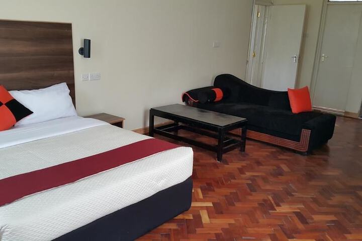 Room 4 of 20