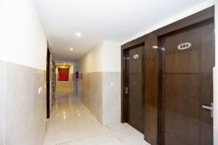HOTEL LE CENTRAL BY OYO ROOMS
