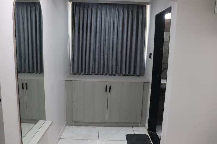 Room 9 of 25