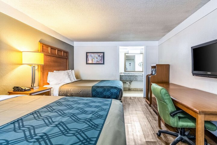 Room 11 of 37