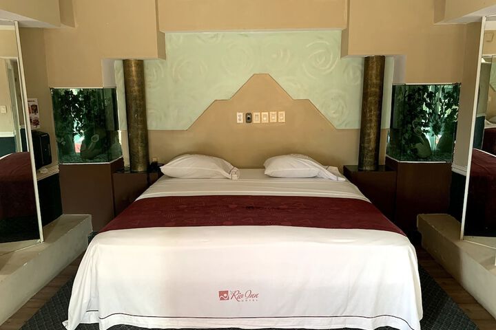 Room 14 of 30