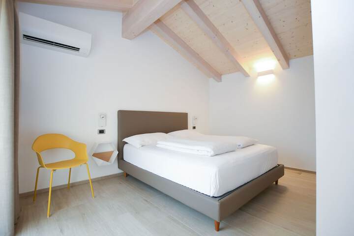 Room 14 of 81