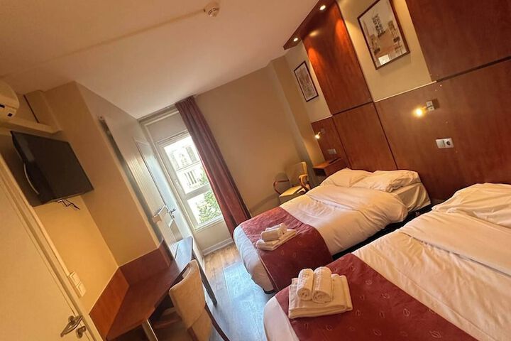 Room 6 of 17