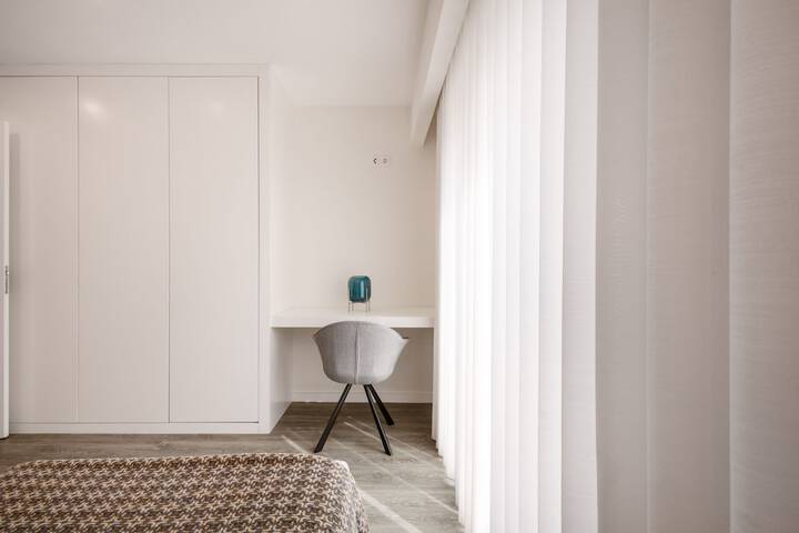 Room 10 of 51