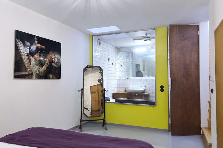 Room 50 of 131