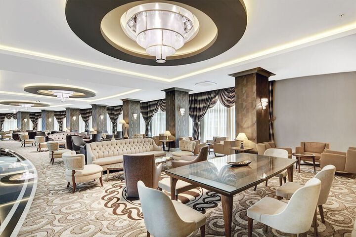 Entrance & Lobby