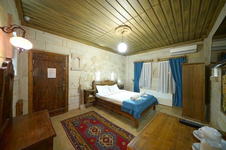 Room 6 of 113