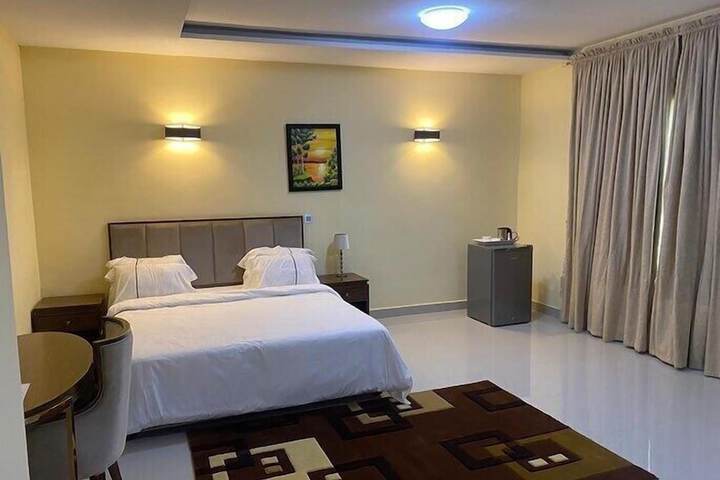 Room 8 of 25
