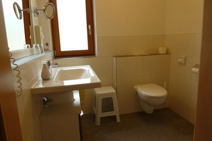Room 62 of 106