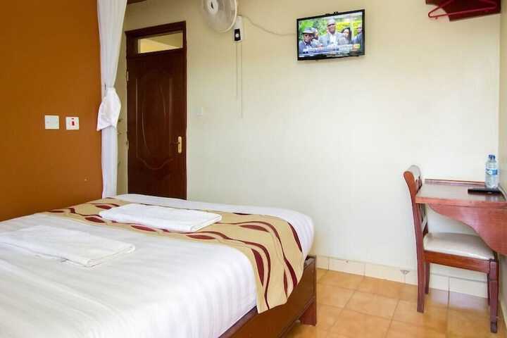 Room 10 of 19
