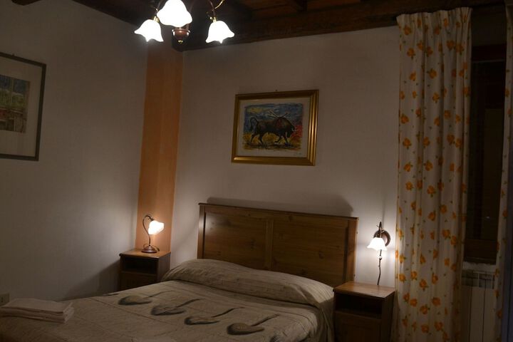 Room 2 of 49