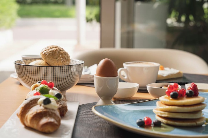 Breakfast/Coffee Service 68 of 79