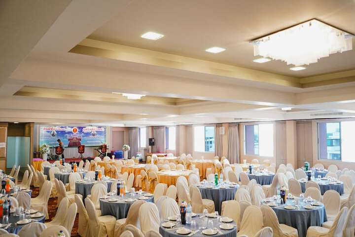 Ballroom/Hall 54 of 60