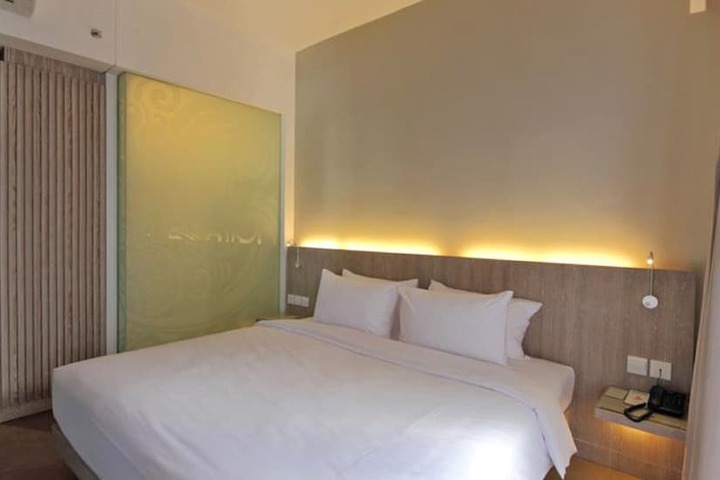 Room 6 of 43