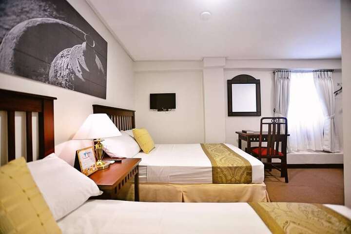 Room 16 of 25