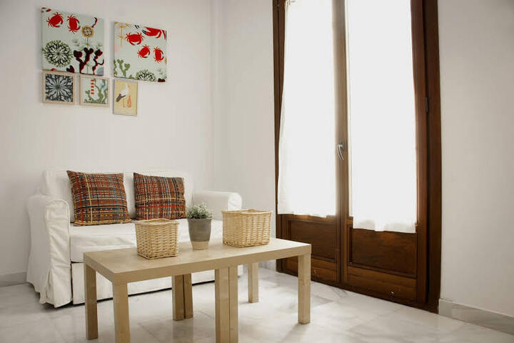 APARTAMENTOS DONA ELVIRA CARRETERIA
