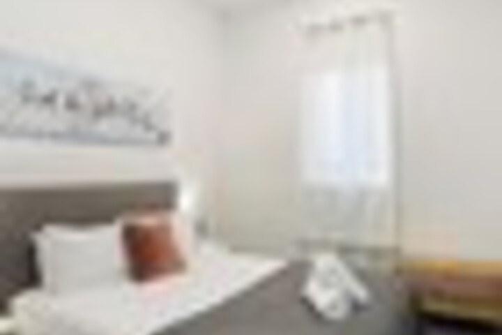 Room 26 of 318