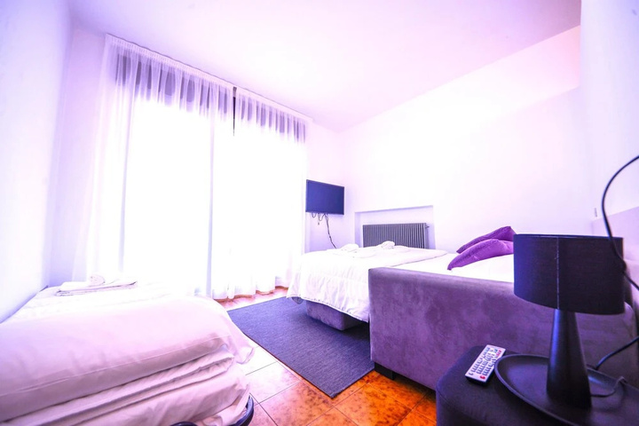 Room 2 of 18