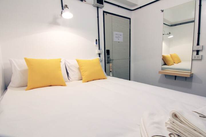 Room 11 of 50