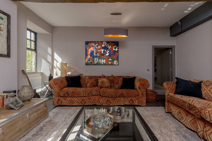 Lounge 175 of 250