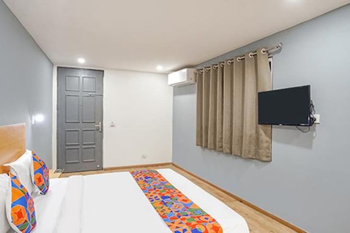 Room 12 of 23
