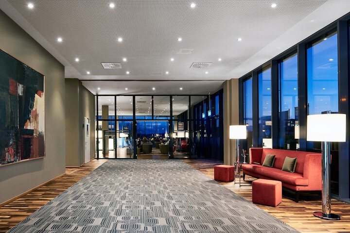 Entrance & Lobby