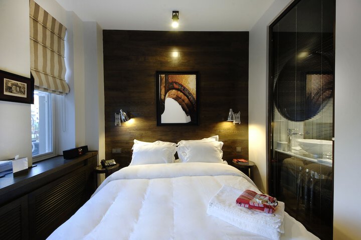 Room 16 of 54