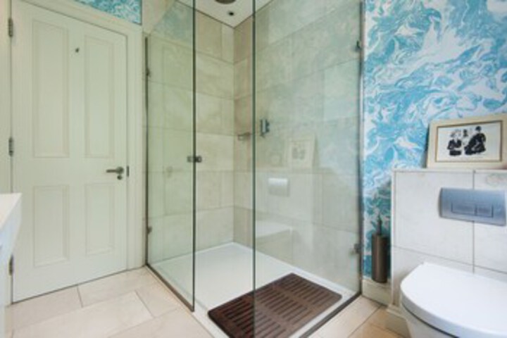Room 2 of 49