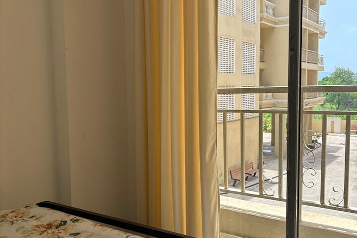 Room 10 of 31