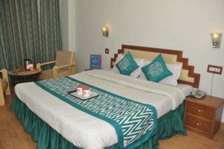 Room 8 of 25